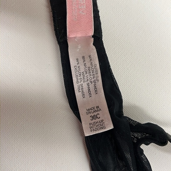 Victoria’s Secret very sexy bra - Picture 10 of 12